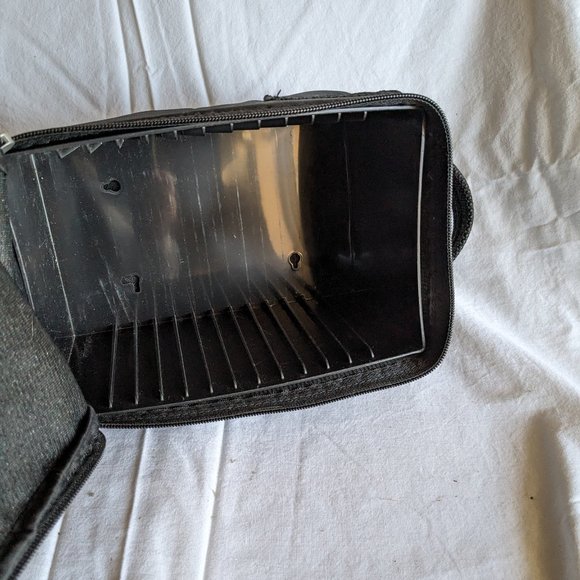 Bundle of 8 PC games and CD Carry Case - Picture 5 of 7